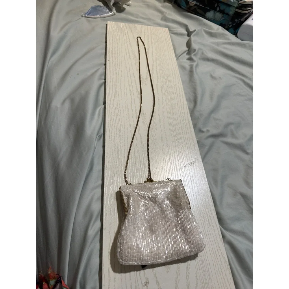 La Regale Ltd Vintage White Beaded Evening Bag Gold Chain Kiss Lock Clutch
